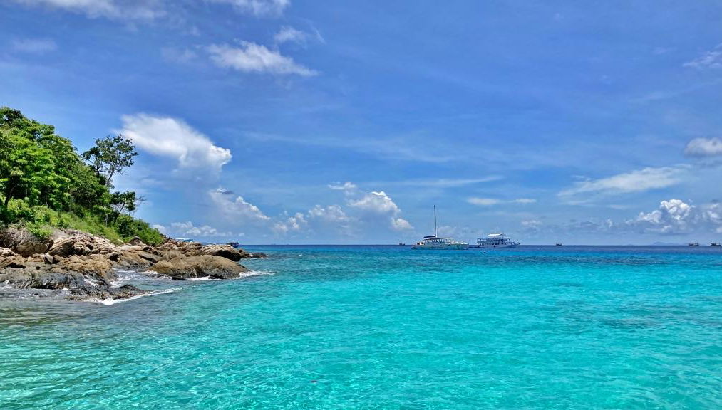 Excursión de día completo a las islas Racha y Coral en lancha rápida - Foto 1